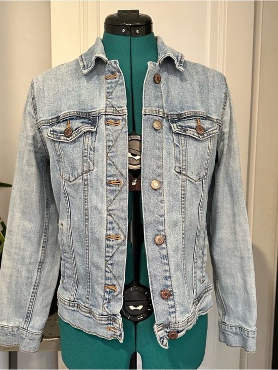 Old Navy Jackets & Blazers - Old Navy Light Wash Blue Denim Jacket